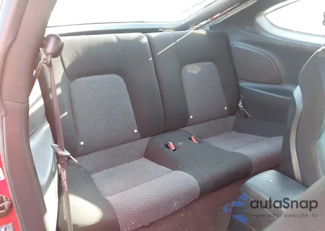 2004 Hyundai Tiburon из США, поврежденный, VIN KMHHM65D84U136361